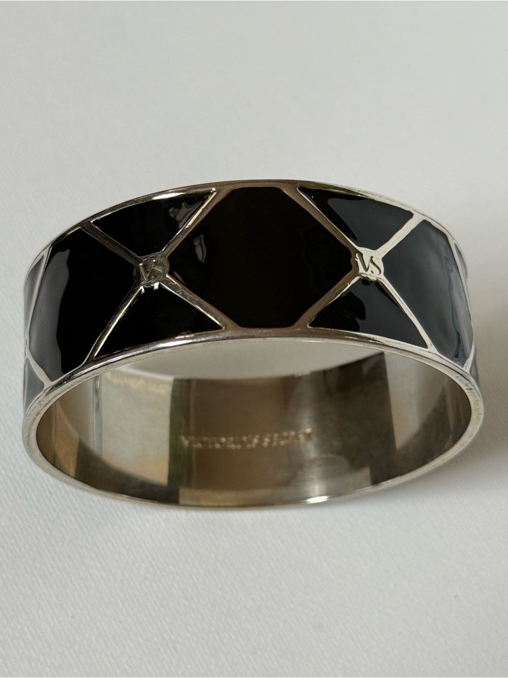 Vintage Y2K Victoriaโs Secret Black Enamel Logo Bangle Bracelet